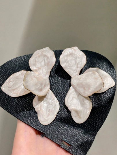 Pearl Flower