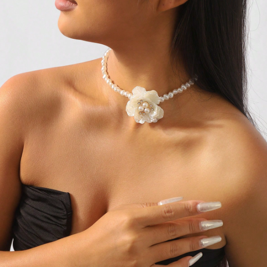 Choker Flower